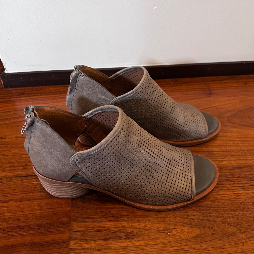 Sofft Carleigh Peep Toe Bootie in perforated leather - Picture 2 of 5